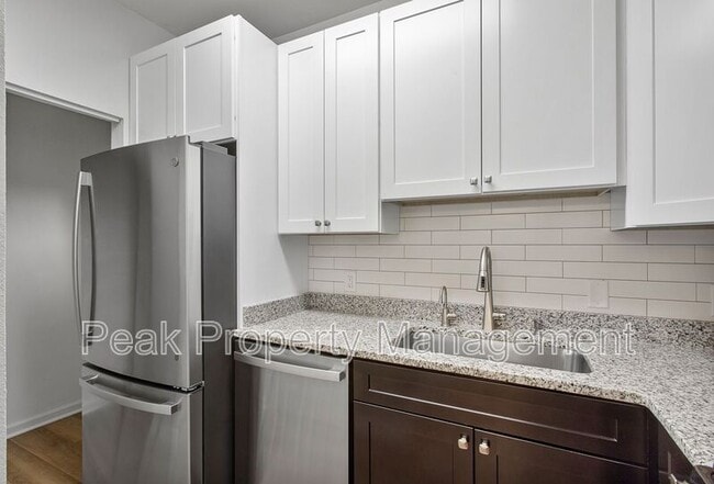 Building Photo - 830 Brassie Ln