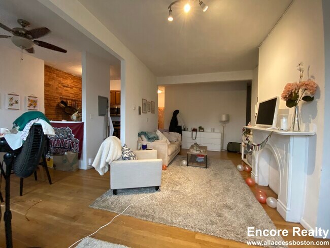 Building Photo - 19 Cortes St