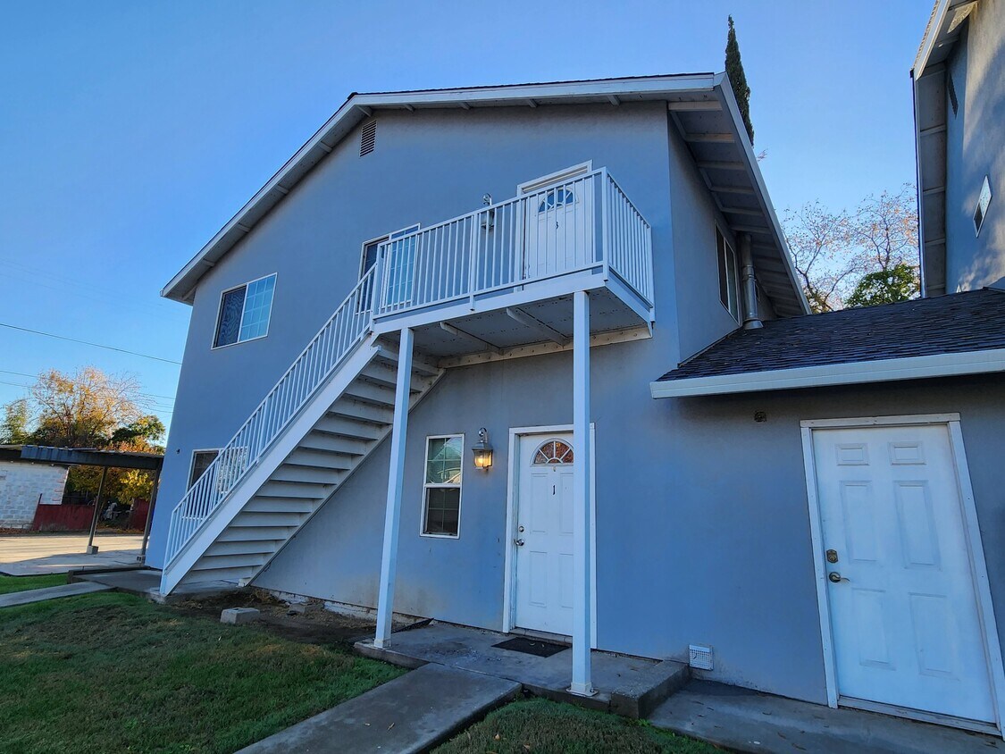 Primary Photo - 1356 Lincoln St
