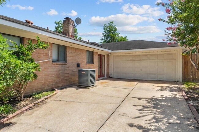 Foto del edificio - 15718 Sea Lark Rd