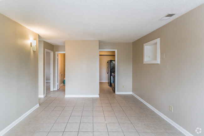 2 BR, 1 BA - 630 SF - Medical Center Apartments