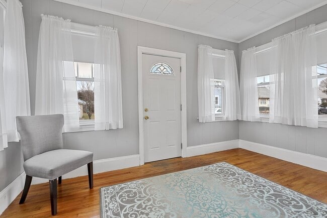 Foto del edificio - 32 Beloit Rd