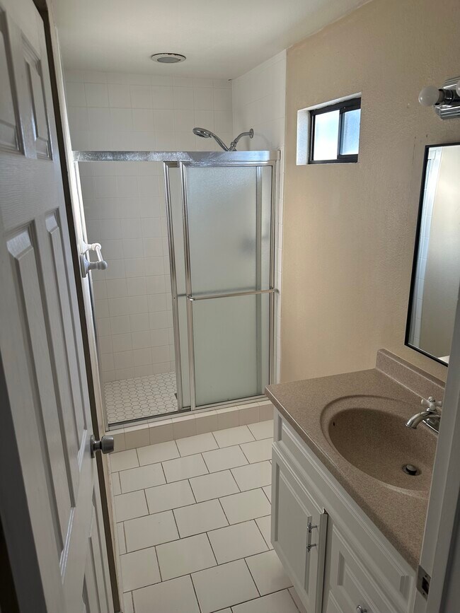 Foto del edificio - 4860 N 73rd St