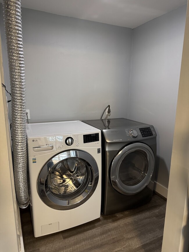 Laundry room - 3914 misty view rd