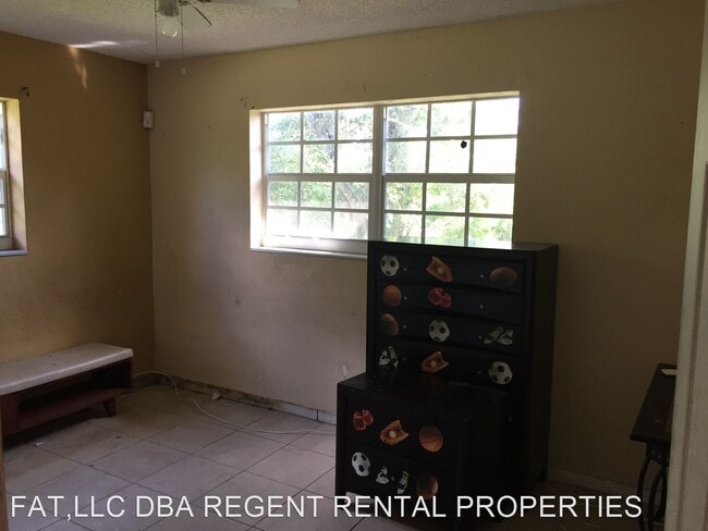 Building Photo - 3 br, 1 bath House - 3311 NW 6 CT