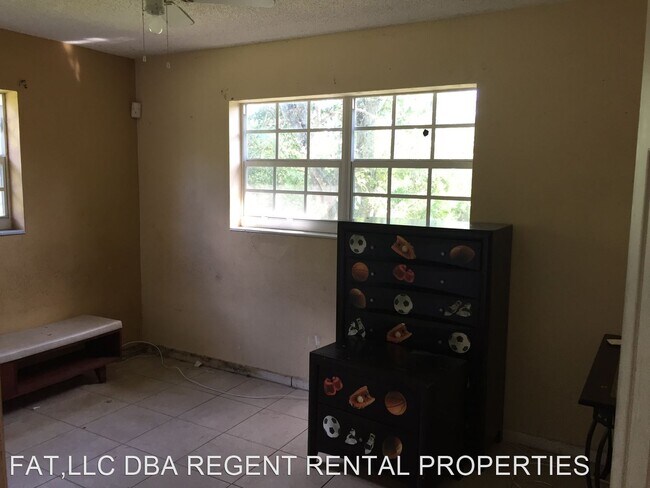 Foto del edificio - 3 br, 1 bath House - 3311 NW 6 CT