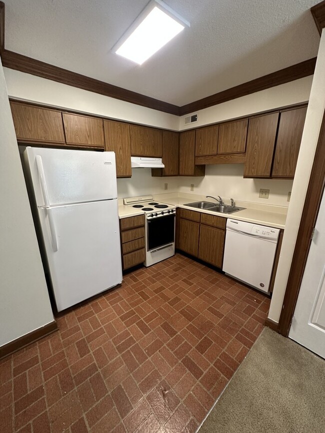 Building Photo - 3520 Ivy Commons Dr