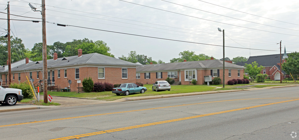 Building Photo - 237 Broad St