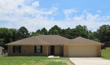Building Photo - 18015 Adele Ln