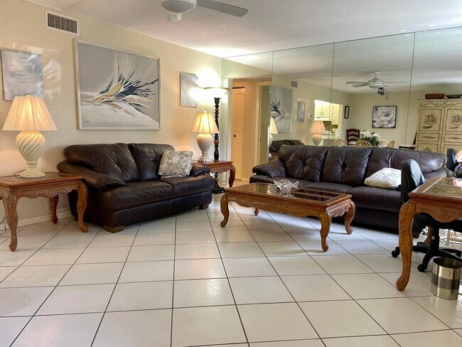 Foto del edificio - 407 Pine Glen Ln