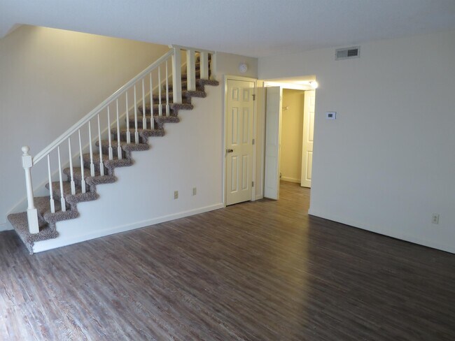 Building Photo - 9023 Countryside Ln