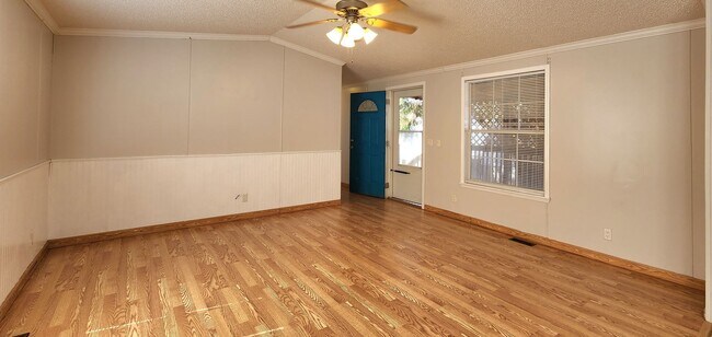 Foto del edificio - AMAZING 3/2 MOBILE HOME FOR LEASE IN COMMA...
