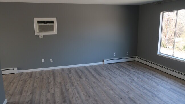 Building Photo - 1103 Cedar Ln