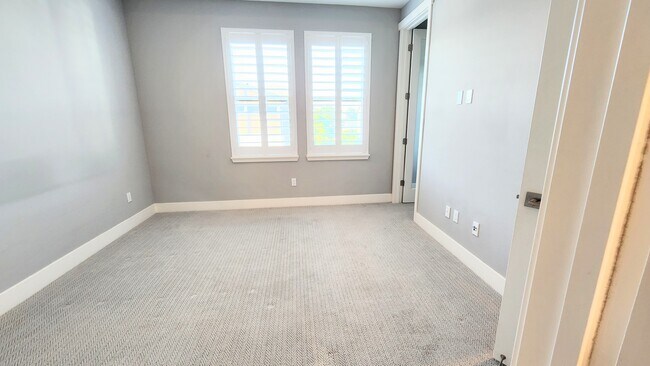 master bedroom - 645 E Evelyn Ave