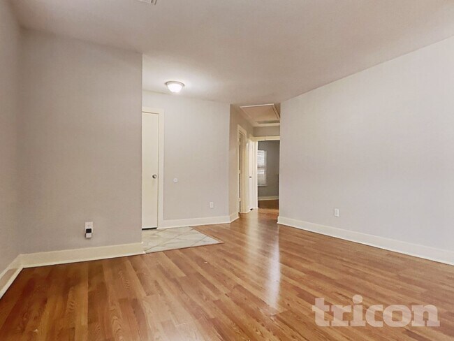 Building Photo - 10914 Tipton Oaks Dr