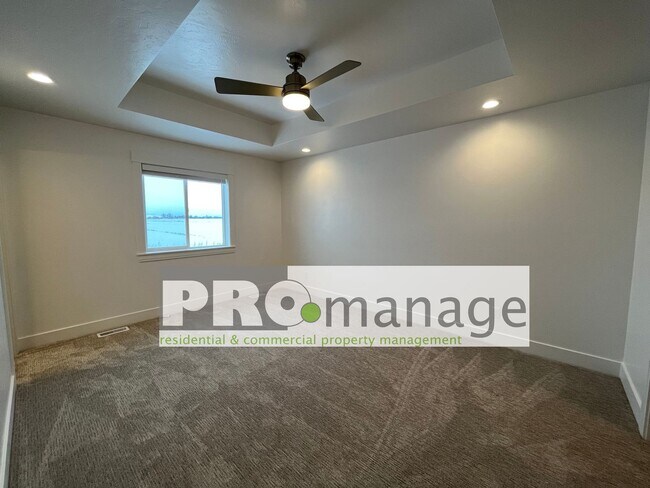 Foto del edificio - 3 Bed, 2 Bath Town Home w/ 2 Car Garage - BRAND NEW - Idaho Falls