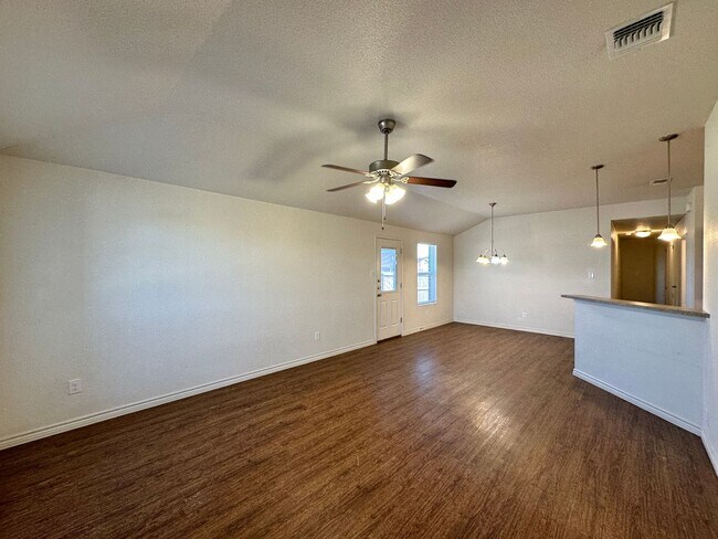 Foto del edificio - 1530 Justin Lp