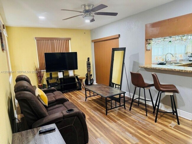 Foto del edificio - 7211 Biltmore Blvd