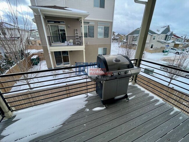 Foto del edificio - 3700 Celestial Ave