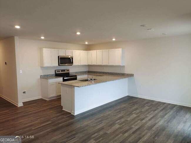 Foto del edificio - 556 Pemberton St