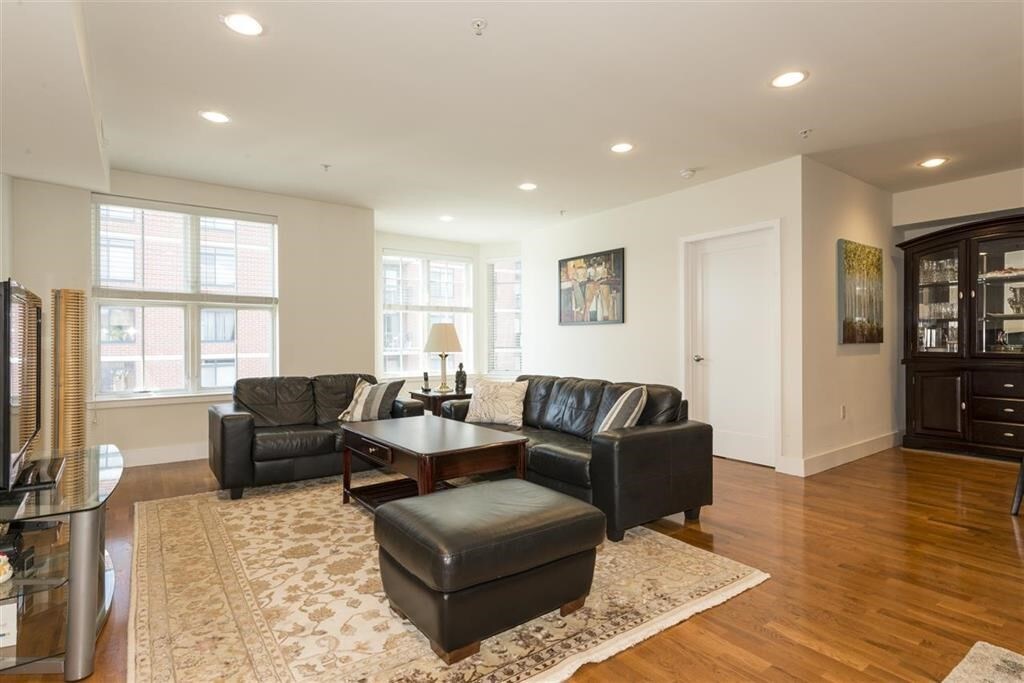 109 Harrison St, Hoboken, NJ 07030 Condo for Rent in Hoboken, NJ