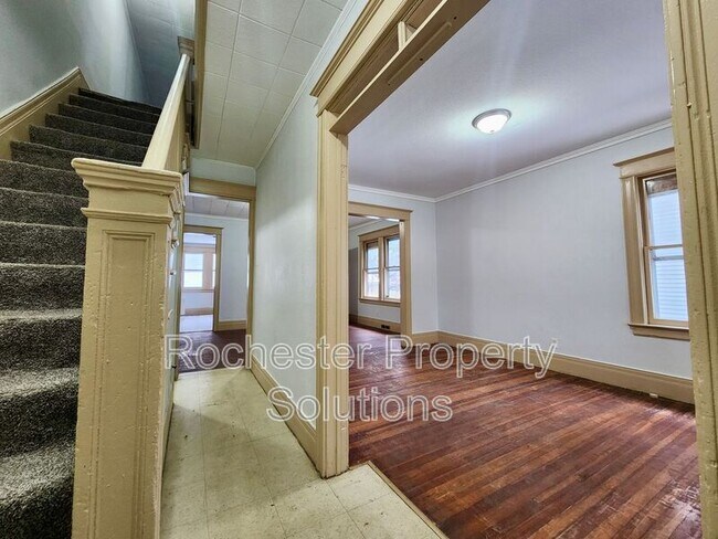 Building Photo - 434-438 Emerson St