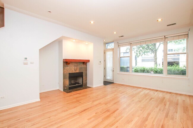 Foto del edificio - 945 N Kingsbury St