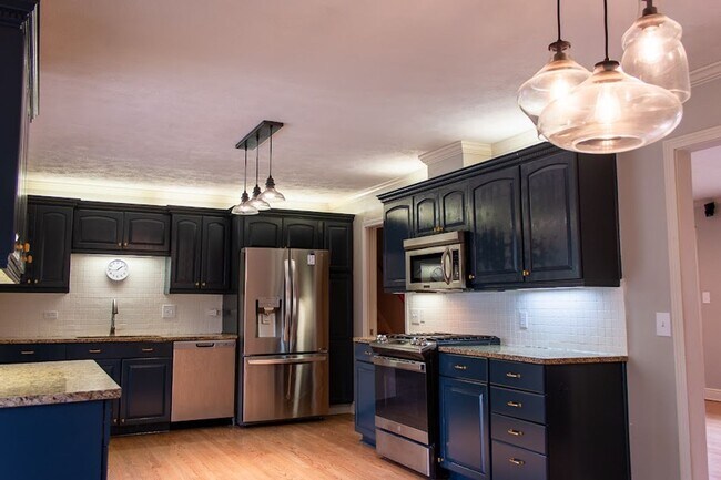 Building Photo - 4/3 For Rent in Northeast Jackson!