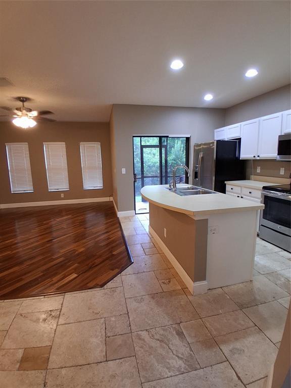 Building Photo - 30043 Mossbank Dr