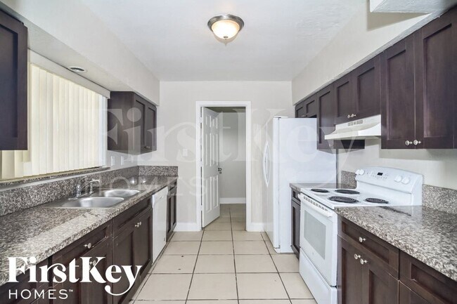 Foto del edificio - 559 W Campus Cir