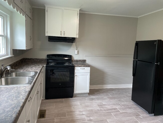 Foto del edificio - 1301 Sumner Ave