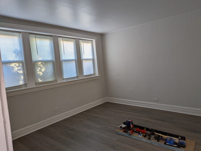 Building Photo - 4834 S Kedvale Ave