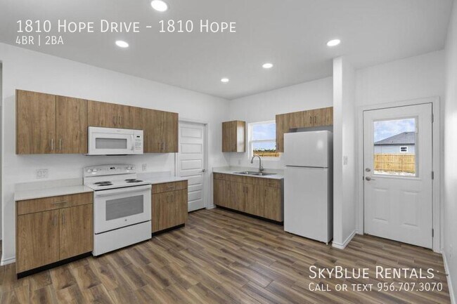 Building Photo - 1810 Hope Dr