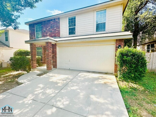 Building Photo - Big & Beautiful 5 bed/3.5 bath 2 Story home that's conveniently located to Randolph AFB