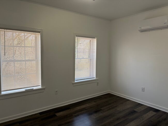 Building Photo - 659 Pegram St