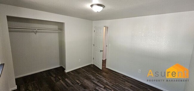 Foto del edificio - Fully Remodeled Duplex Available Now!
