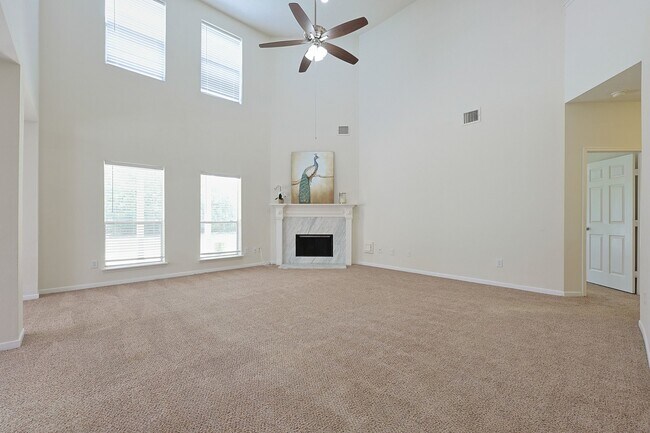 Building Photo - 23019 Eastgate Village Dr