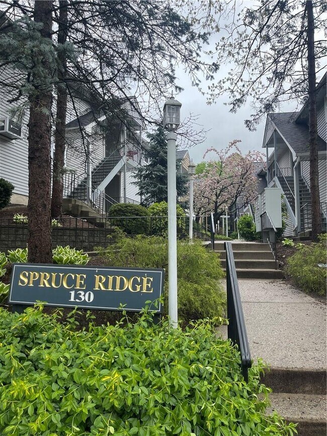 Foto del edificio - 130 N Kensico Ave