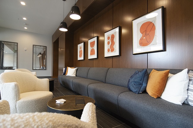 Sitting Area View - Vantage on the Park