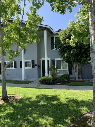 Building Photo - 3342 Bradbury Rd