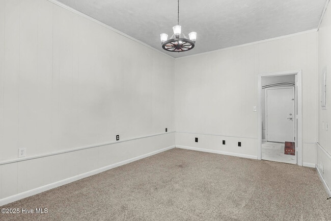 Building Photo - 106 Estate Dr