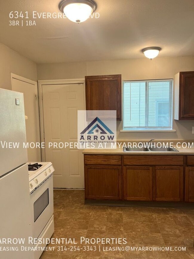 Foto del edificio - 6341 Evergreen Blvd