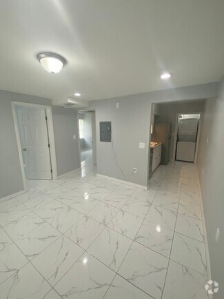 545 SW 10th St