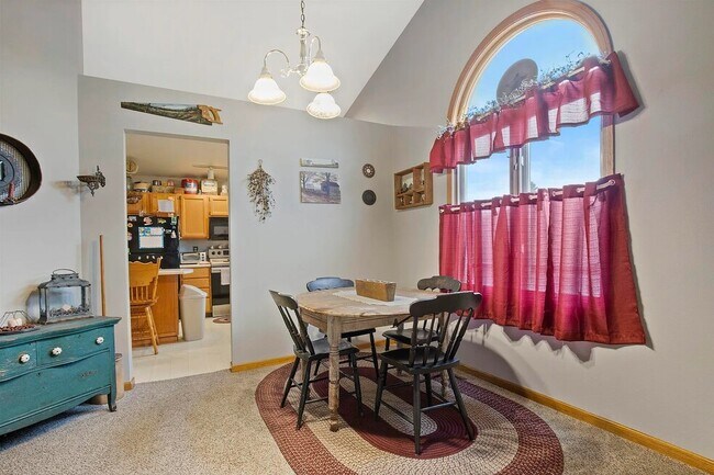 Foto del edificio - 6043 Boxwood Dr