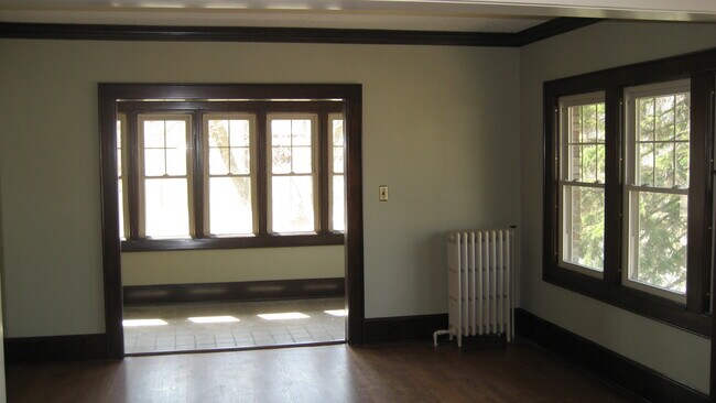 Building Photo - 2704 N Prospect Ave