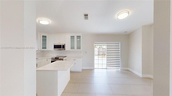 Building Photo - 16321 SW 78th Terrace