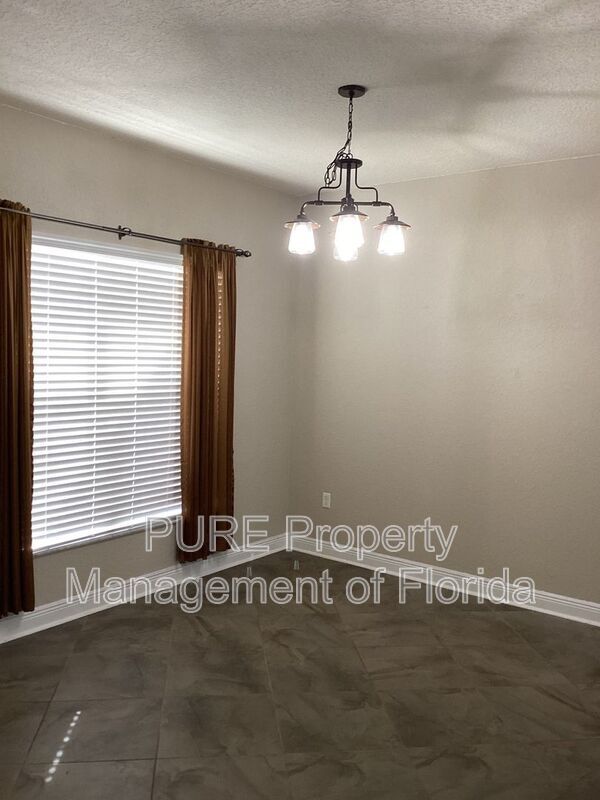 Building Photo - 4815 SW 62nd St