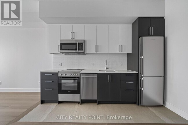 Photo du bâtiment - 664-664 Spadina Ave.