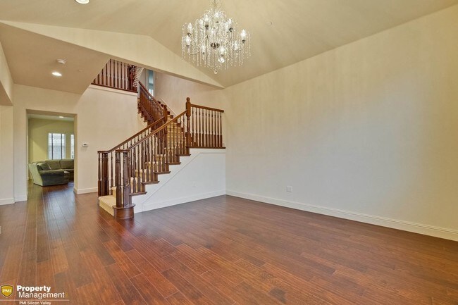 Foto del edificio - 734 Timberpine Ave