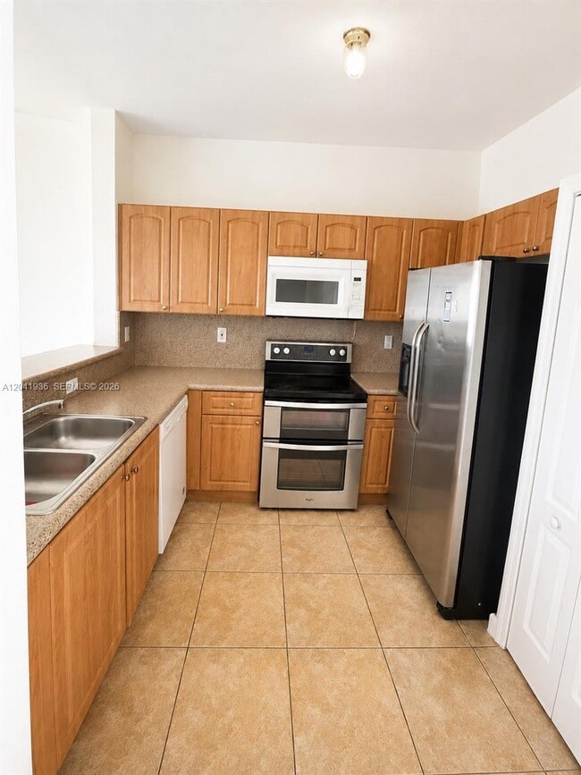 Building Photo - 1656 SE 29th Ct